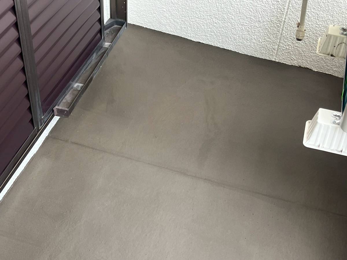 加古川市　ベランダ防水　上塗り　乾燥