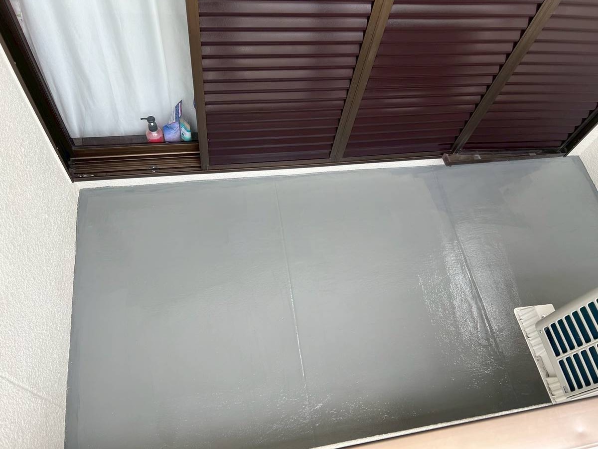 加古川市　ベランダ防水　上塗り3