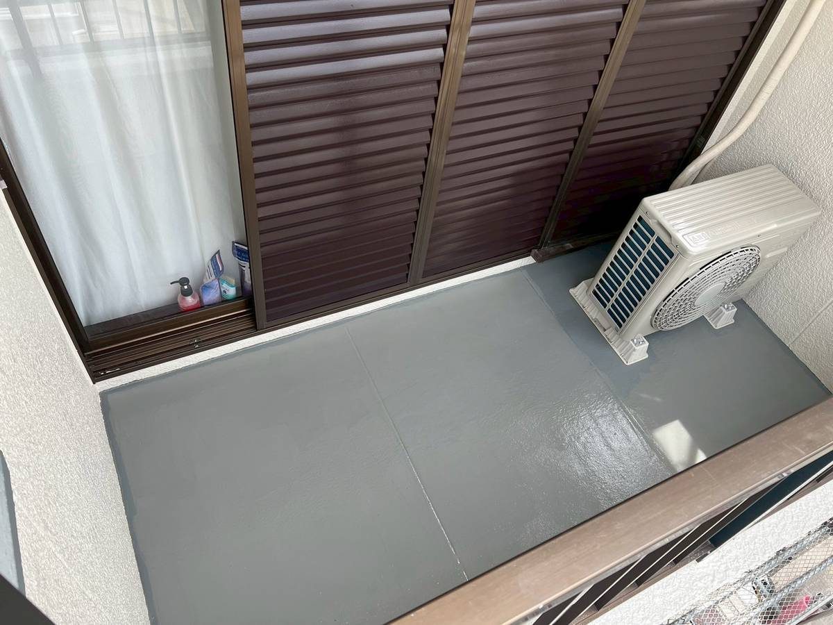 加古川市　ベランダ防水　上塗り3