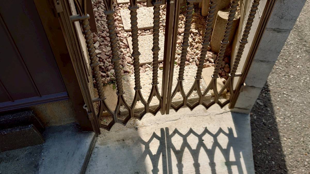 外構工事　門扉　周り