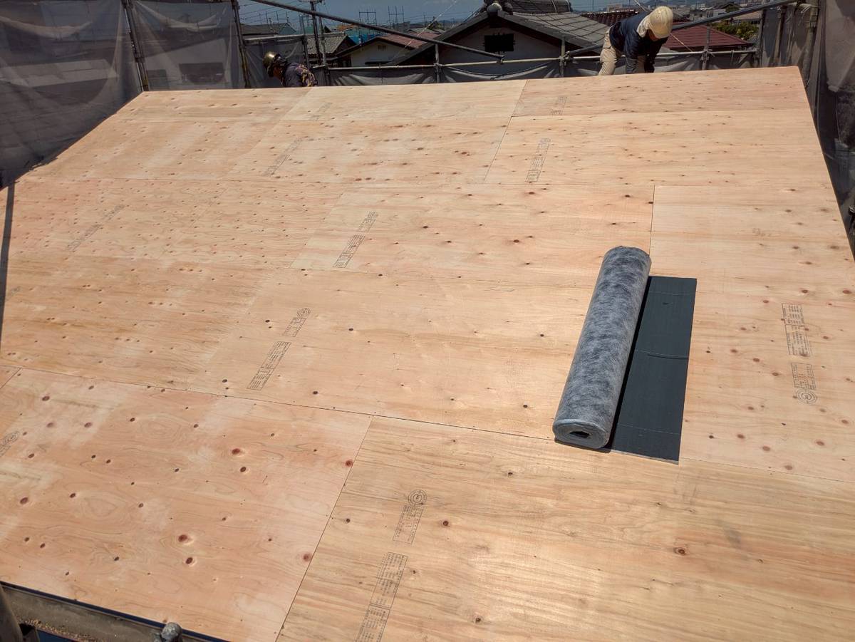 西脇市　屋根葺き替え工事　野地板の施工完了