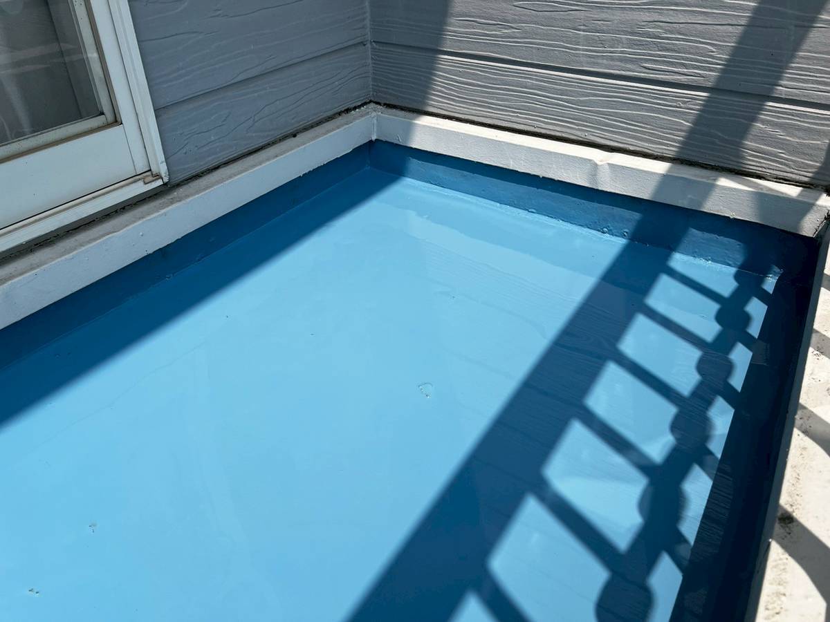 加古川　ベランダ防水工事　ウレタン防水1層目