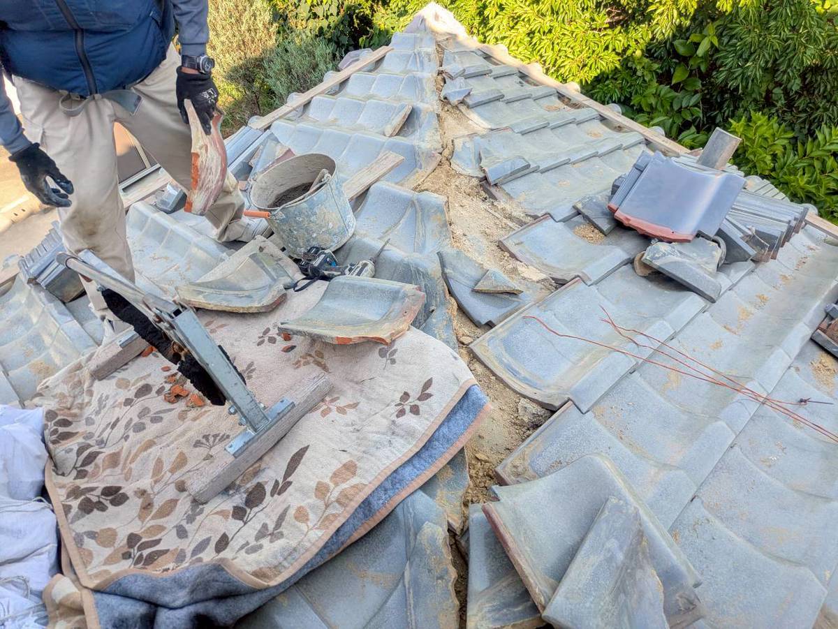 加古川市　雨漏り修理　毛布養生