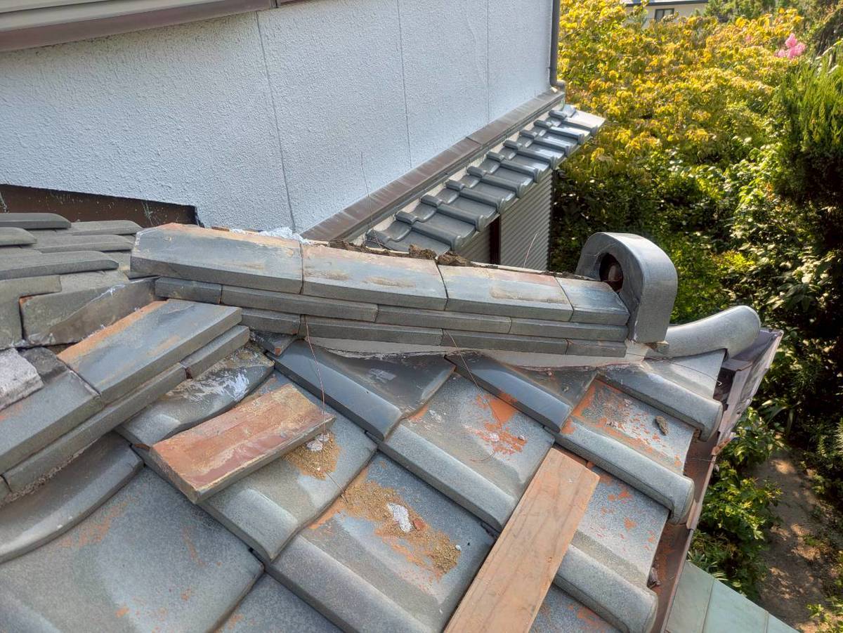 加古川市　雨漏り修理　冠瓦据付・緊結固定後の仕上がり