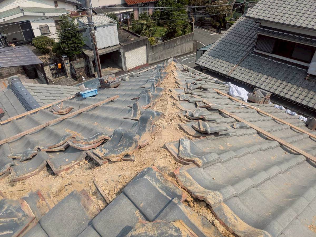 加古川市　雨漏り工事 　土の撤去