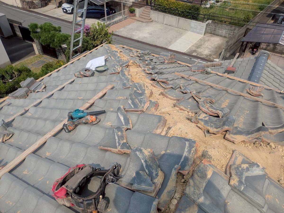 加古川市　雨漏り工事　清掃