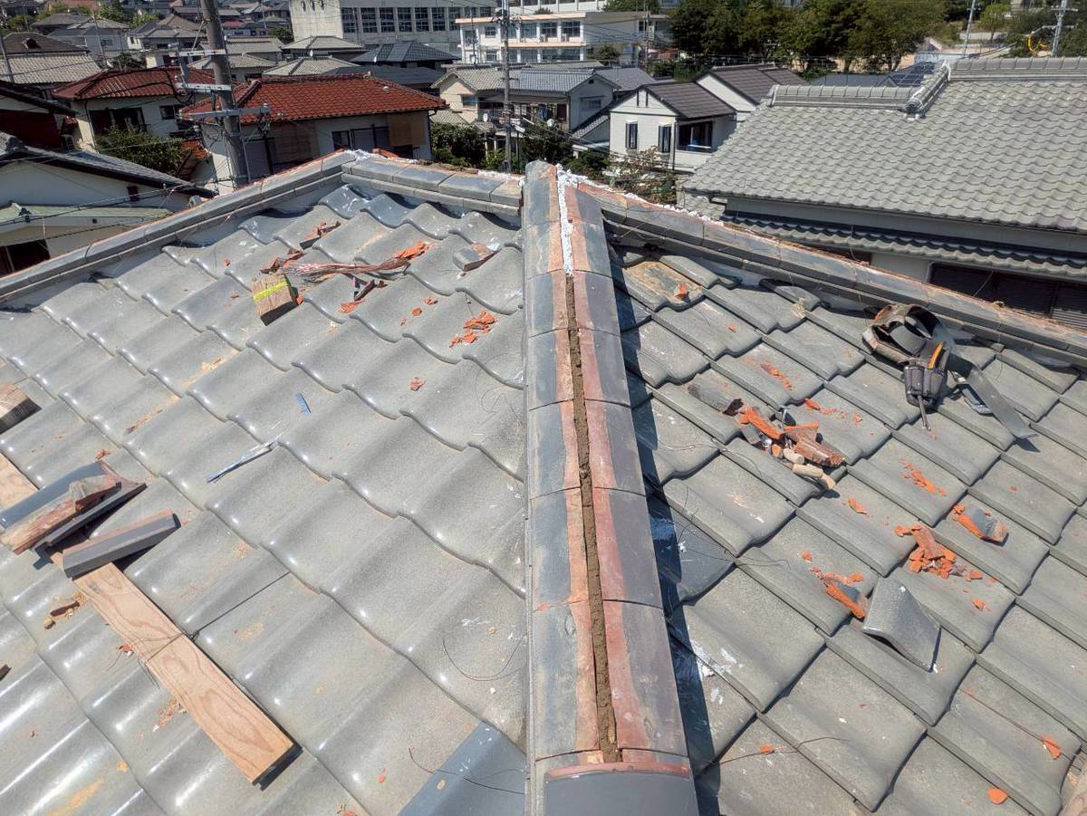 加古川市　雨漏り修理　葺き土の撤去・清掃