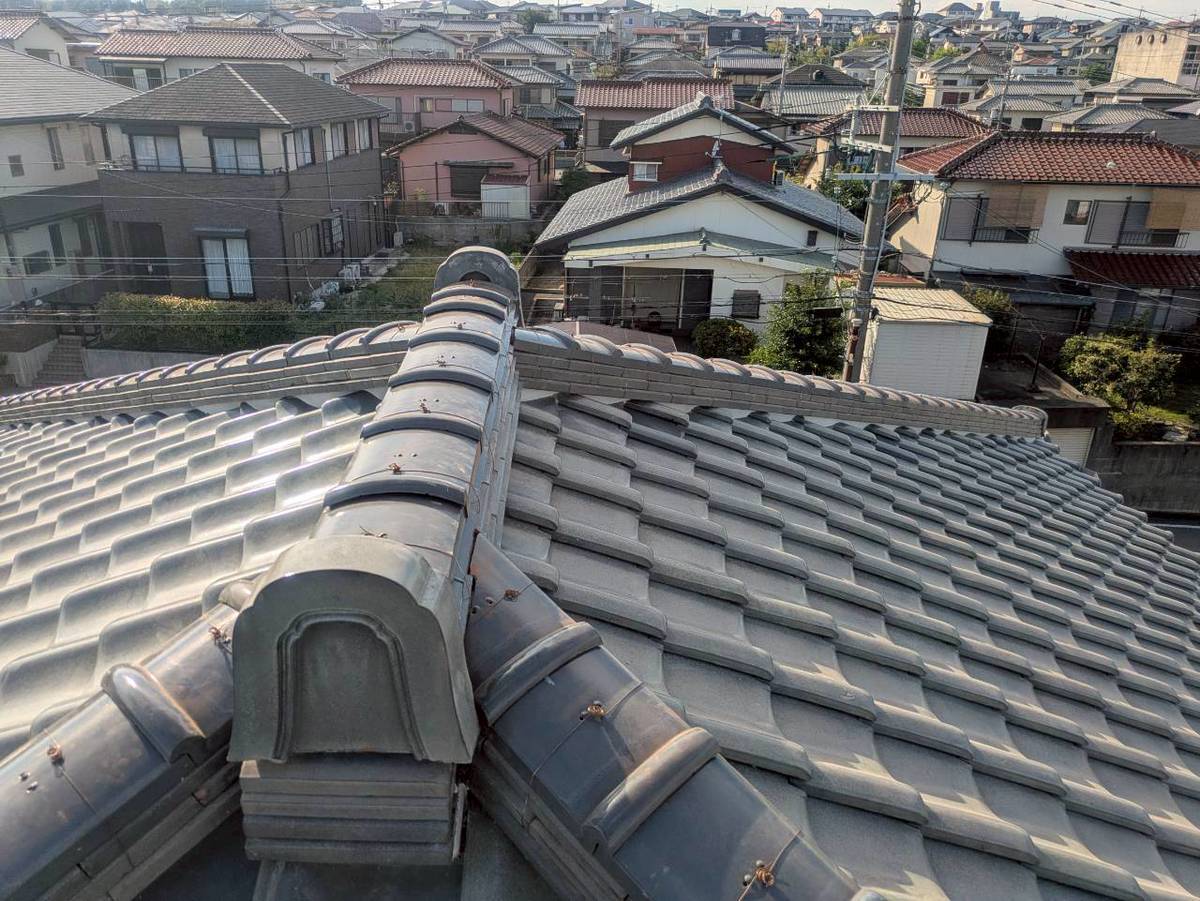 加古川市　雨漏り修理　鬼際仕上げと全体の固定