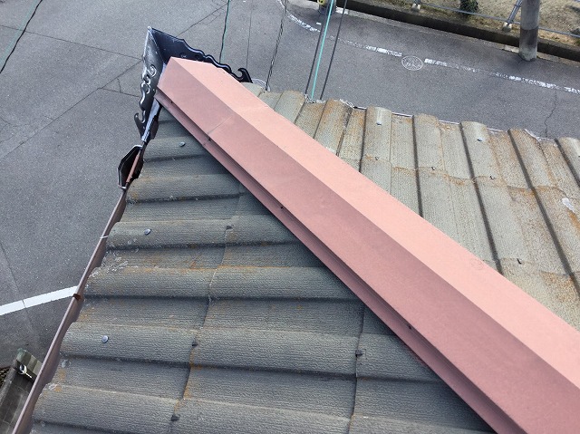 交換前の棟包板金