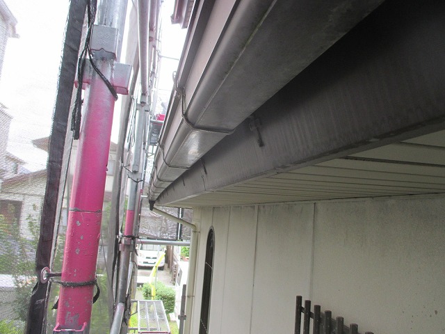 経年劣化している角軒樋