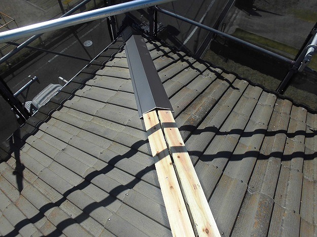 メンテナンス中の屋根