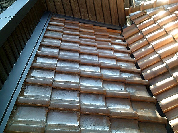 オレンジ色の瓦