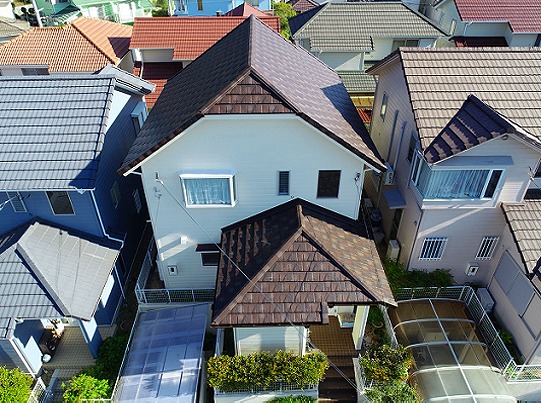 加古川市にてケイミュー㈱ルーガ鉄平を使用し葺き替えが完了した屋根