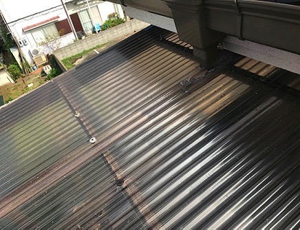 加古川市　波板工事　割れ・欠けが進行2