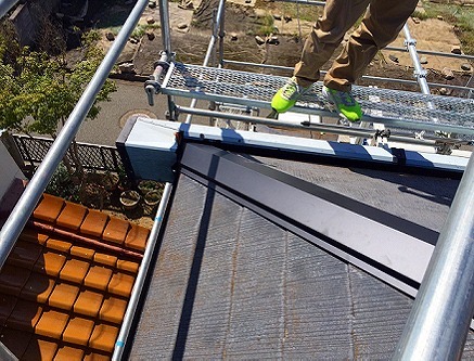 加古川市　屋根補修工事　起点部の役物・捨て板金で雨仕舞を強化