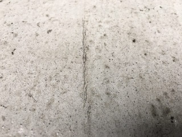 防水層の亀裂