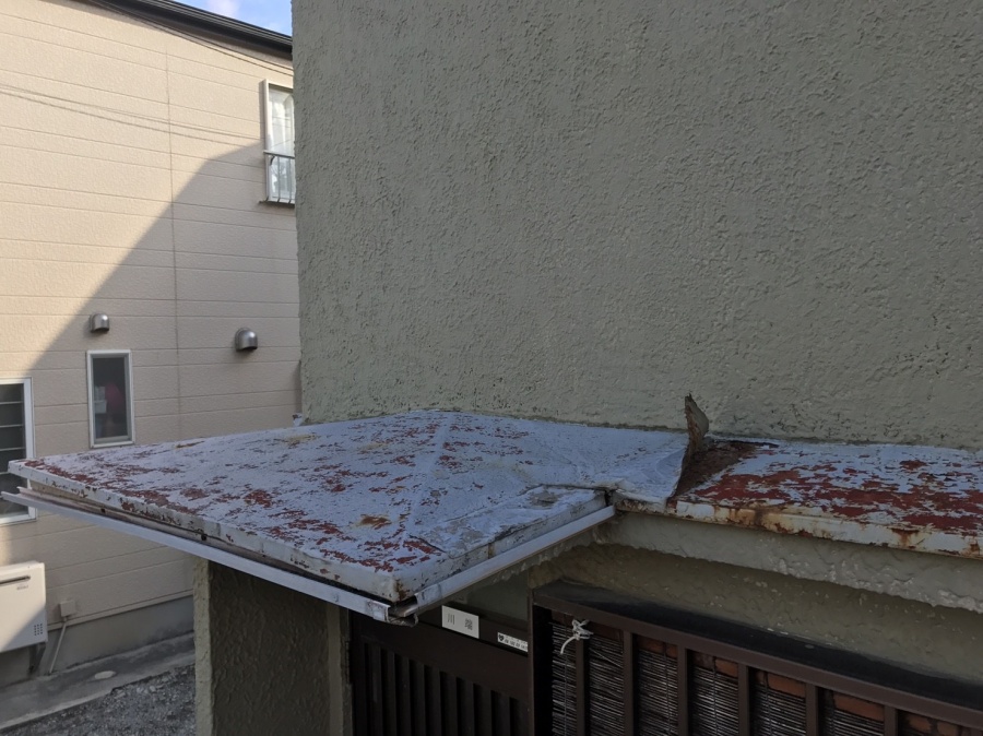 台風直撃　庇屋根調査