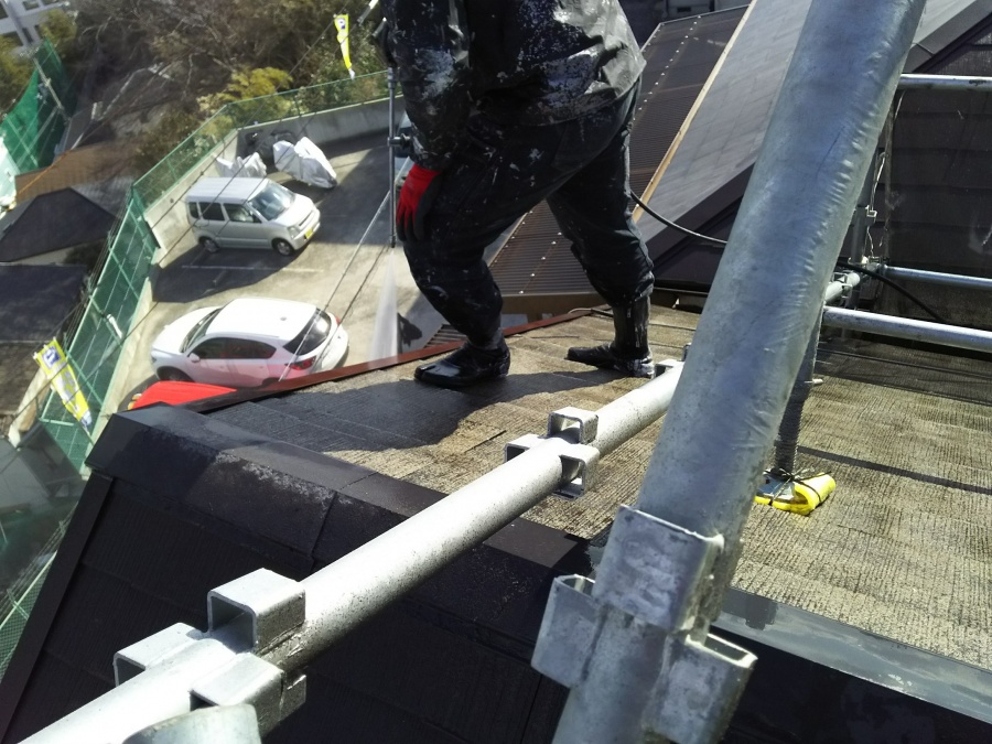 屋根塗装　高圧洗浄