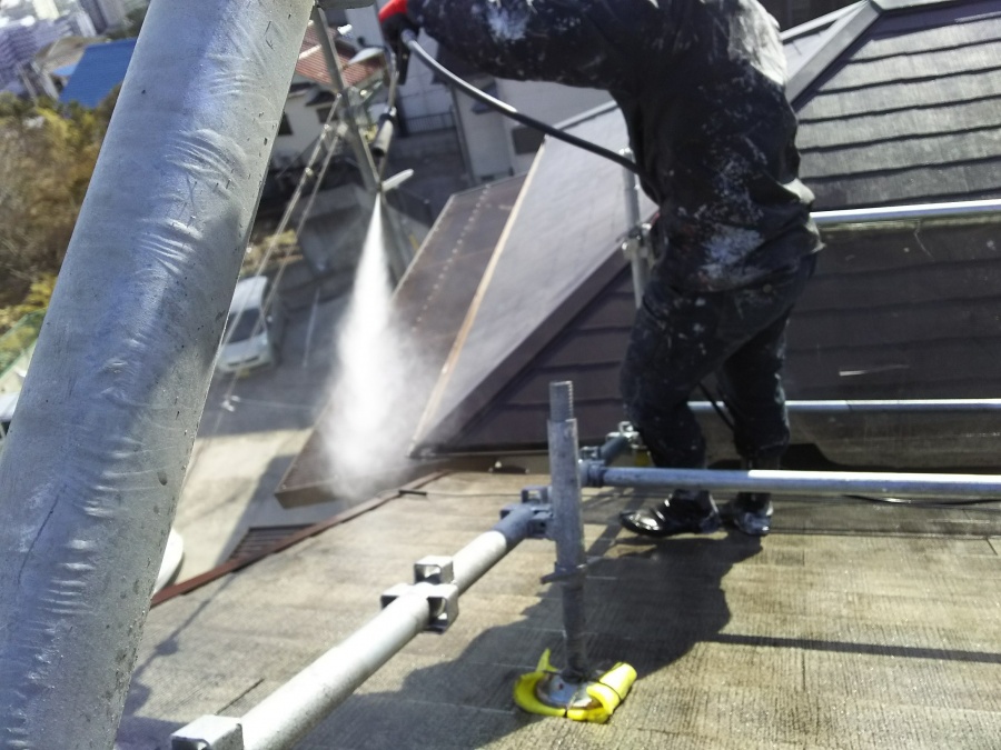 屋根塗装　高圧洗浄