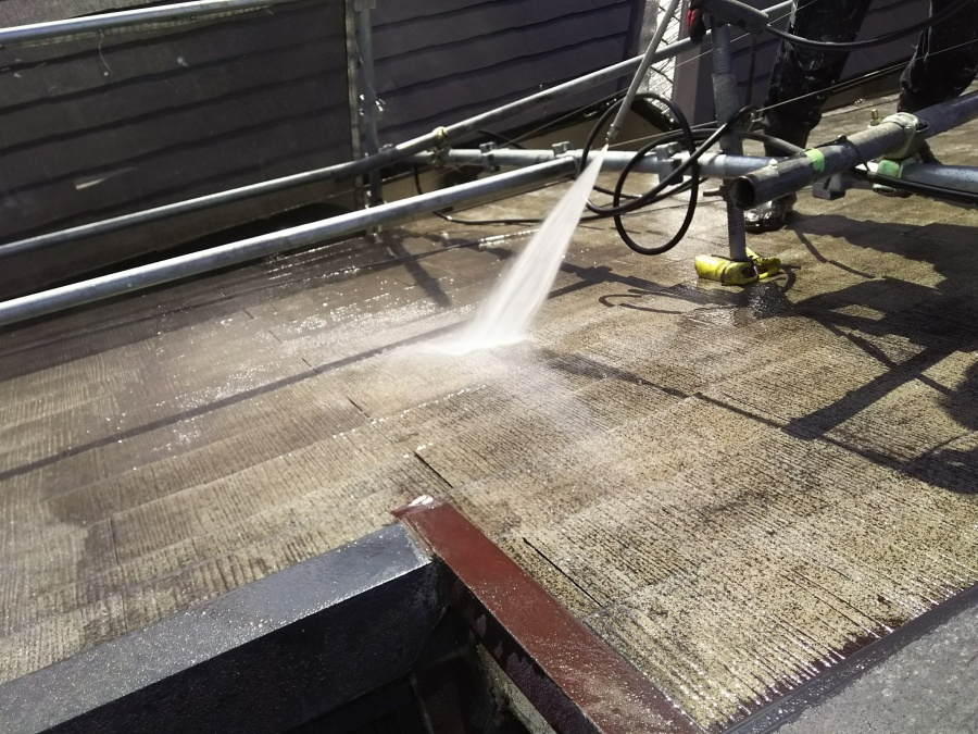 屋根塗装　高圧洗浄