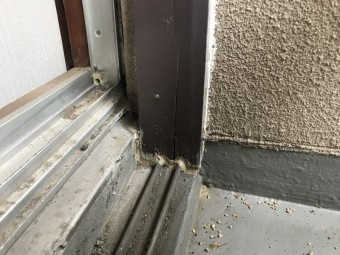 雨漏り点検時の２階掃き出し窓のサッシ