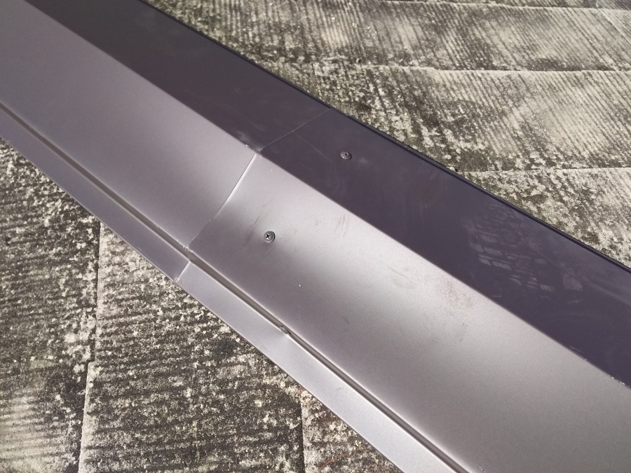 棟板金取付　脳天打ち