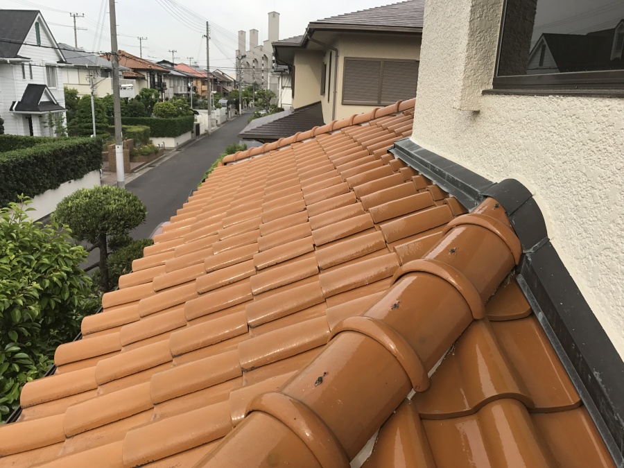 下屋根に上り調査を行いました