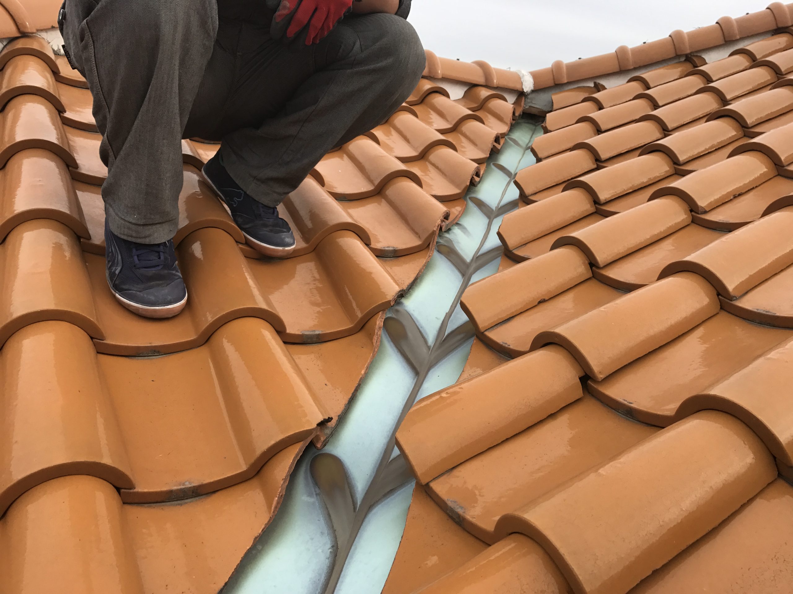 大屋根谷板金の様子