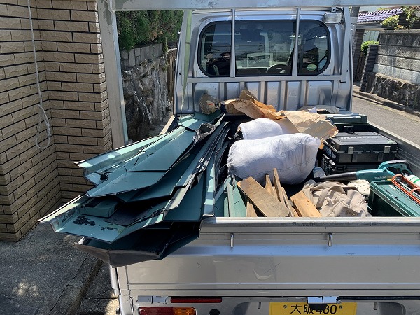 撤去した棟板金