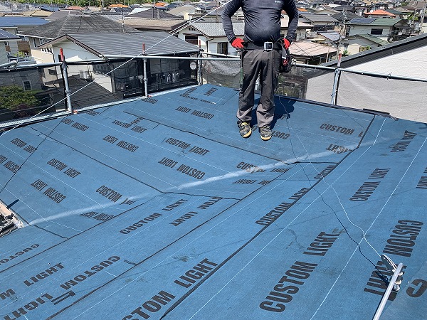 片面粘着ルーフィング(防水シート)貼完成