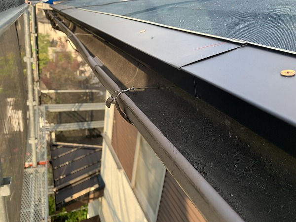 軒先唐草水切り板金取付