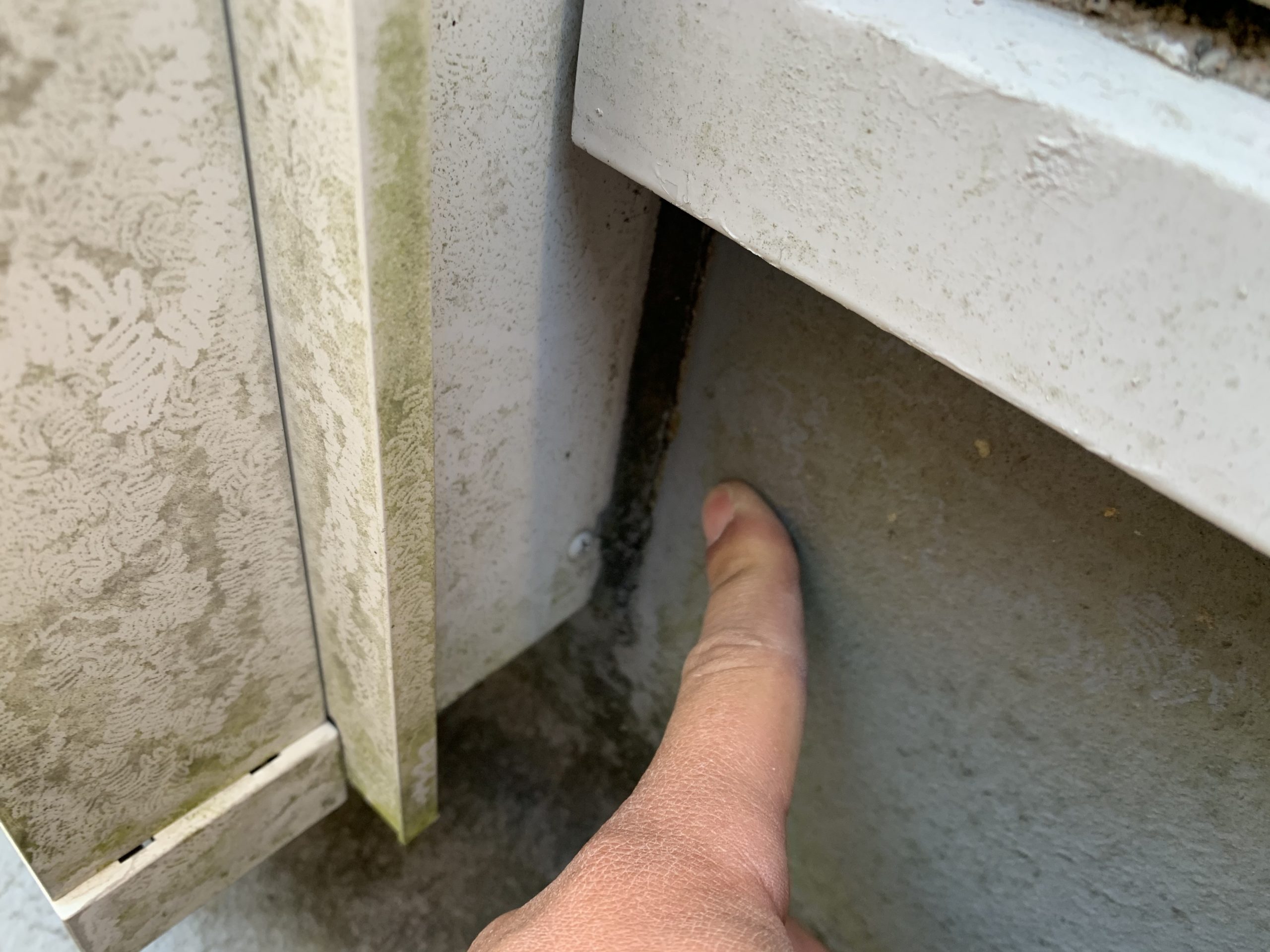 防水とサッシの取り合い部の様子