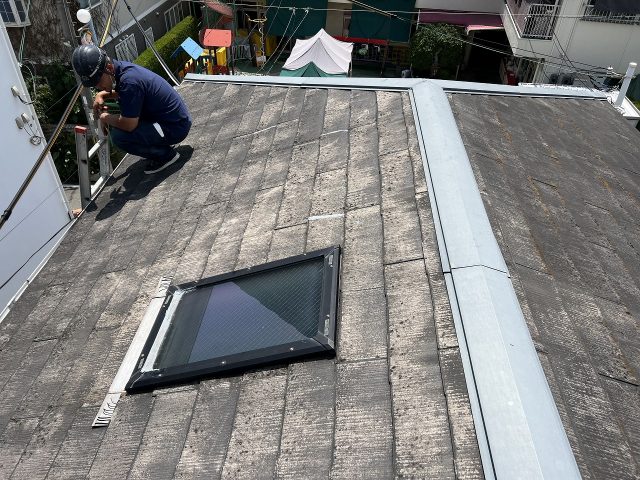天窓の雨漏り修理前調査