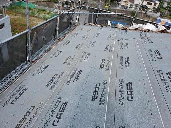 防水シート張り