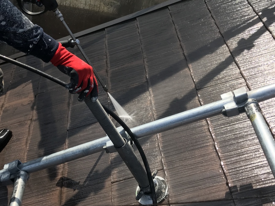 屋根塗装前の高圧洗浄