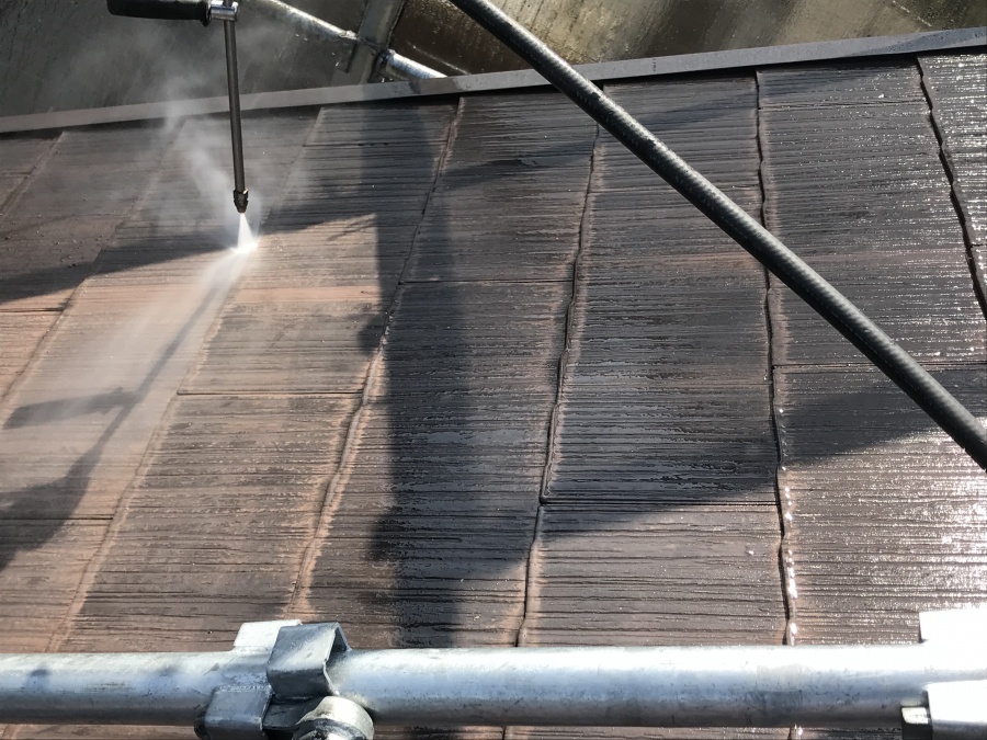 屋根塗装前の洗浄