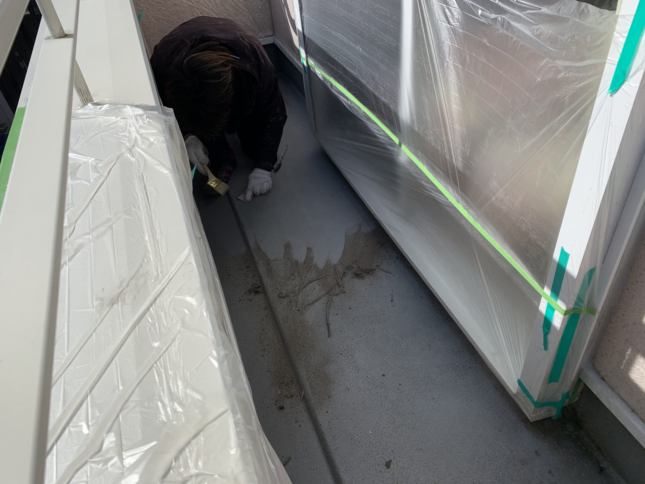 FRP防水施工開始　ケレン