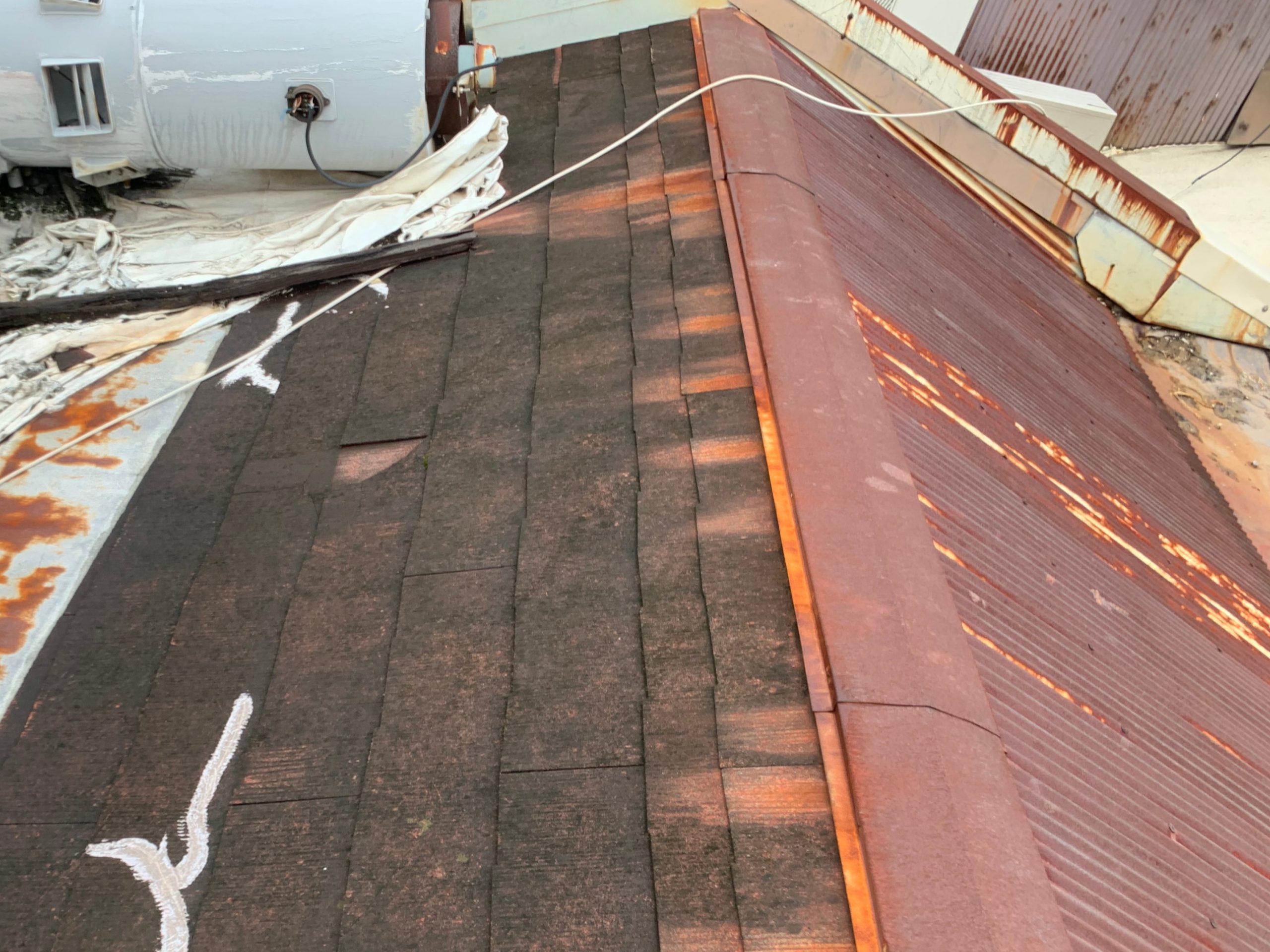 メンテナンス前の屋根