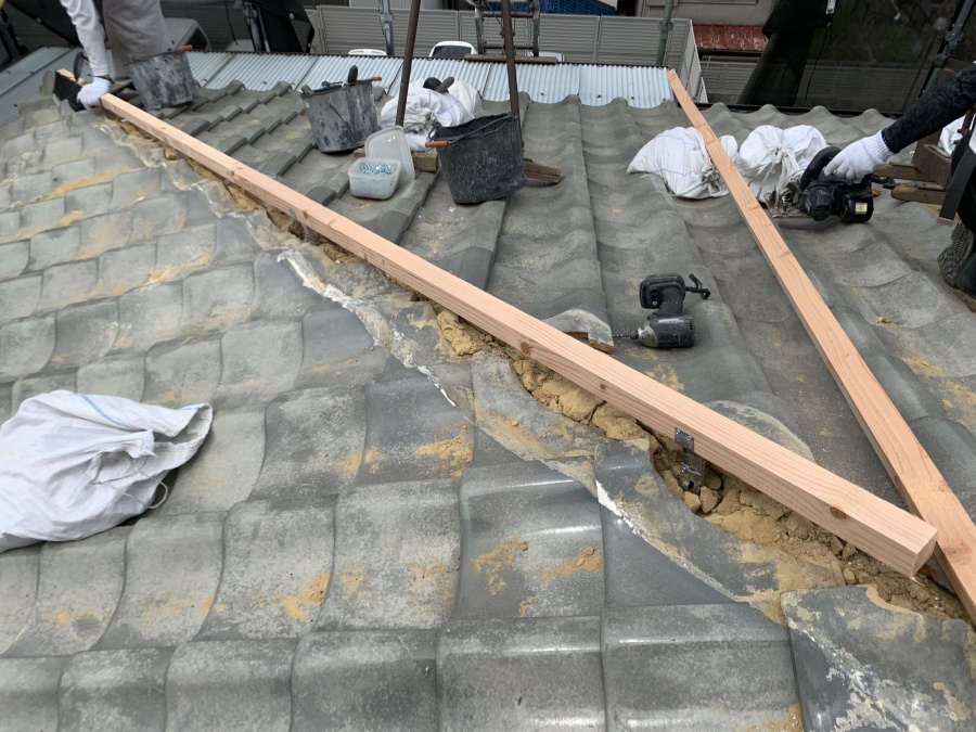 防災棟下地、金物・垂木の施工