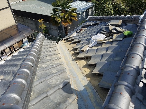 谷板金周り瓦捲り