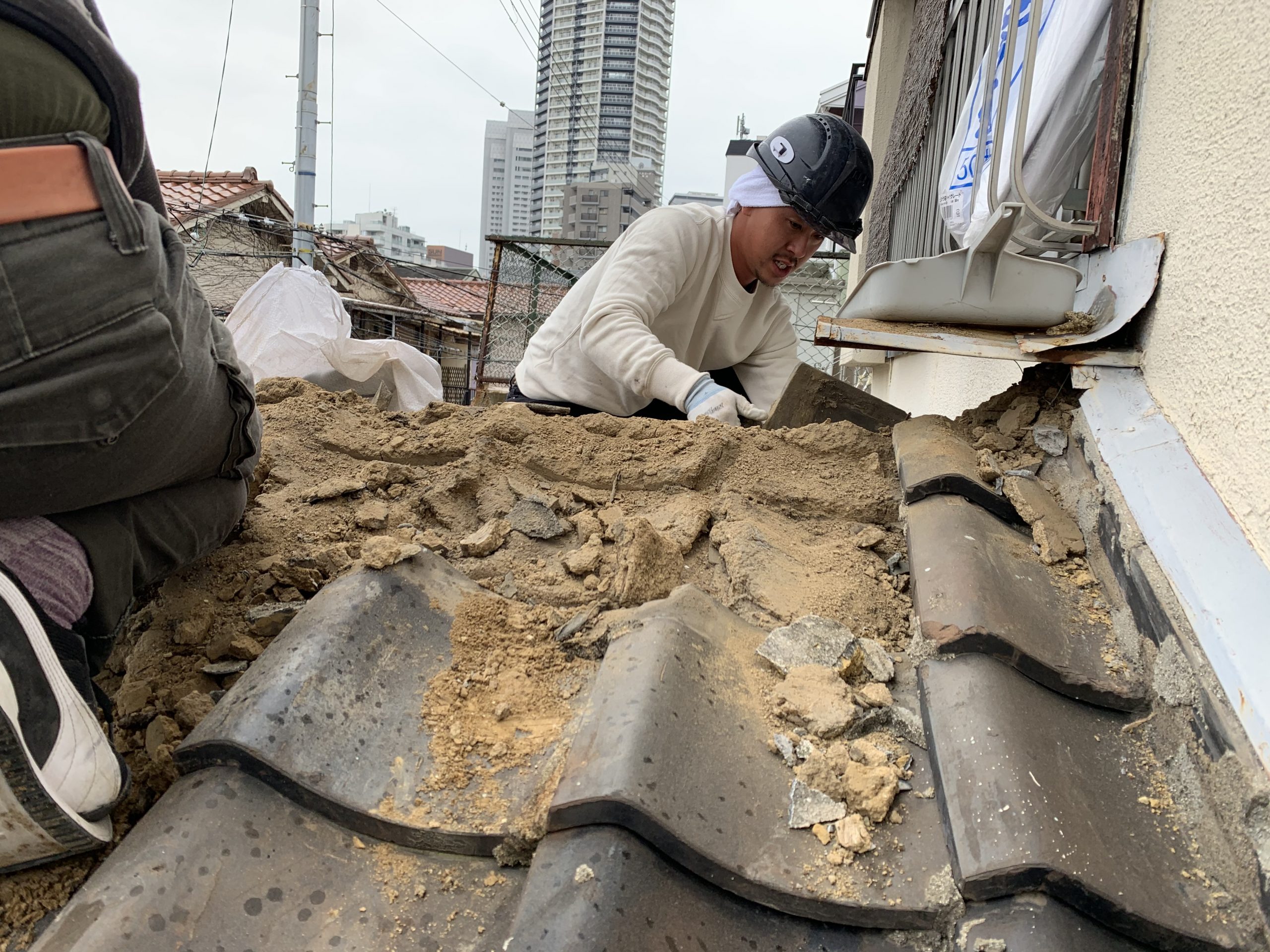 瓦捲り・葺き土の撤去