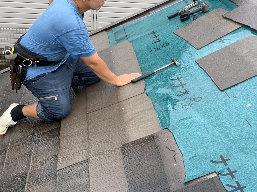 カラーベスト葺き