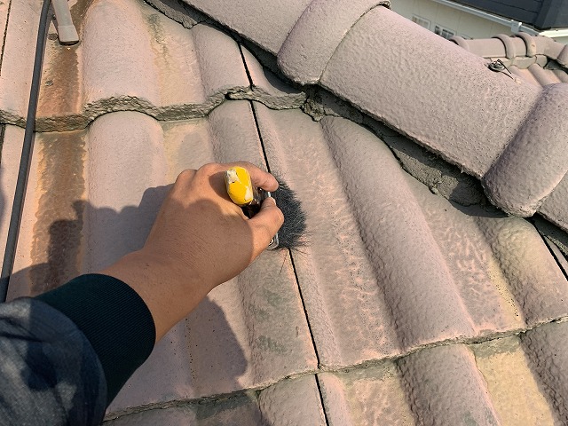 コーキング前に綺麗にする