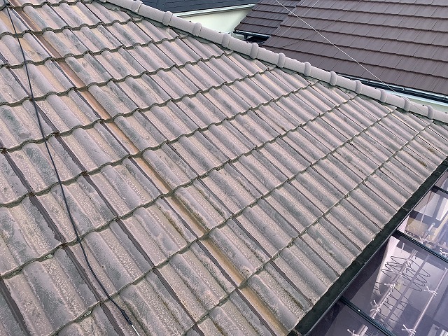 カーポート上の屋根のコーキング