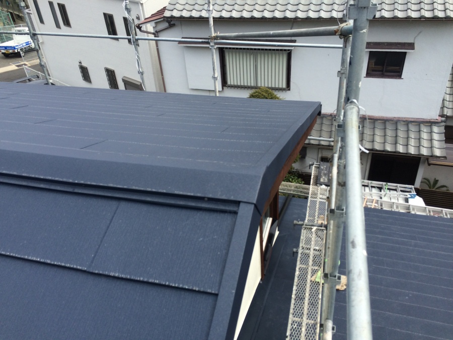 足場の解体　屋根からの様子