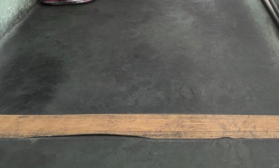 めくれ上がった防水層