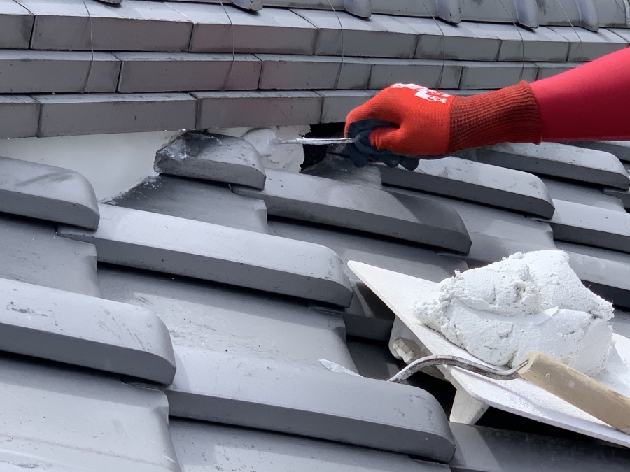 屋根修繕時の面戸漆喰施工