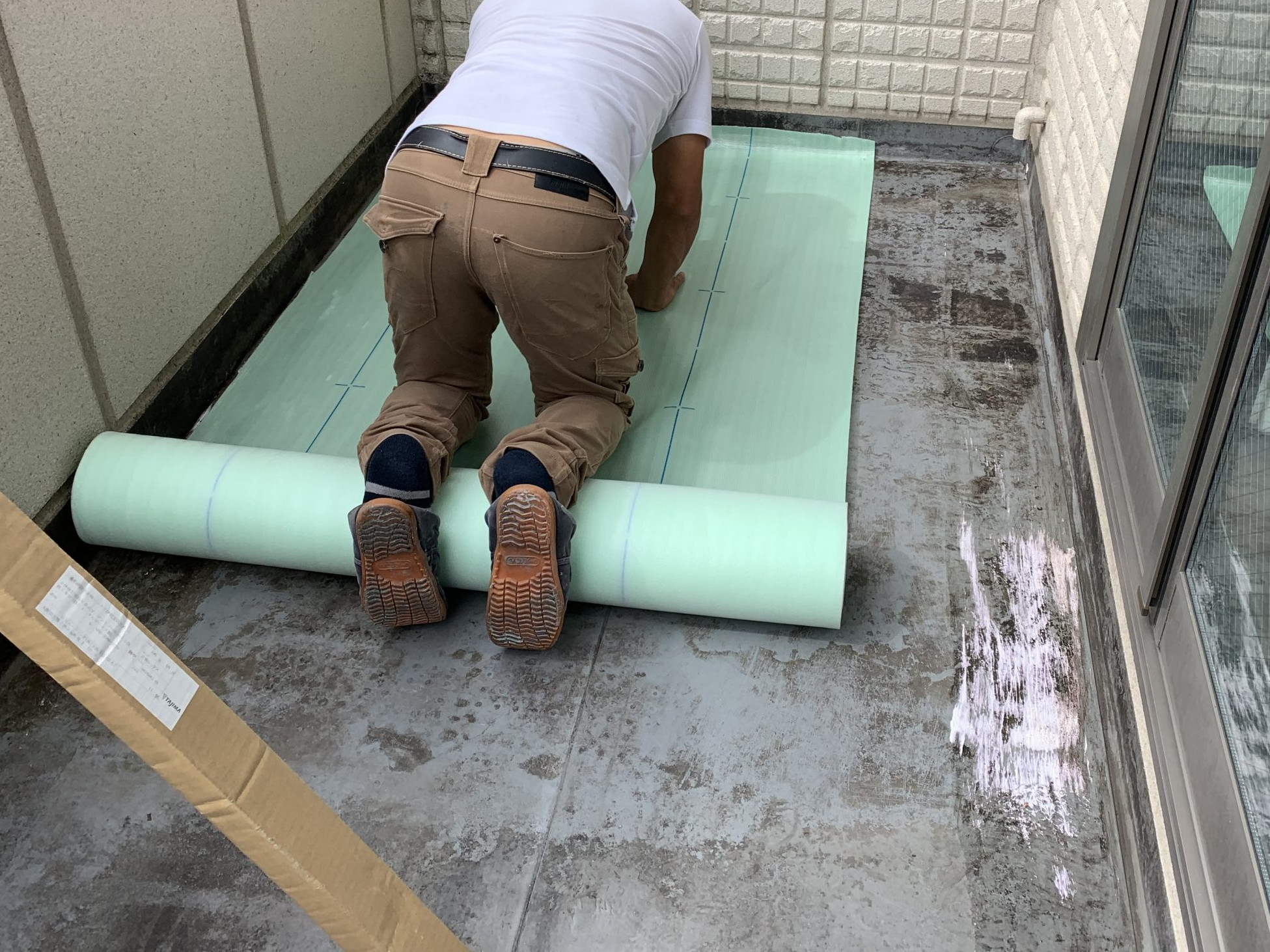 Uマットの敷き込み中