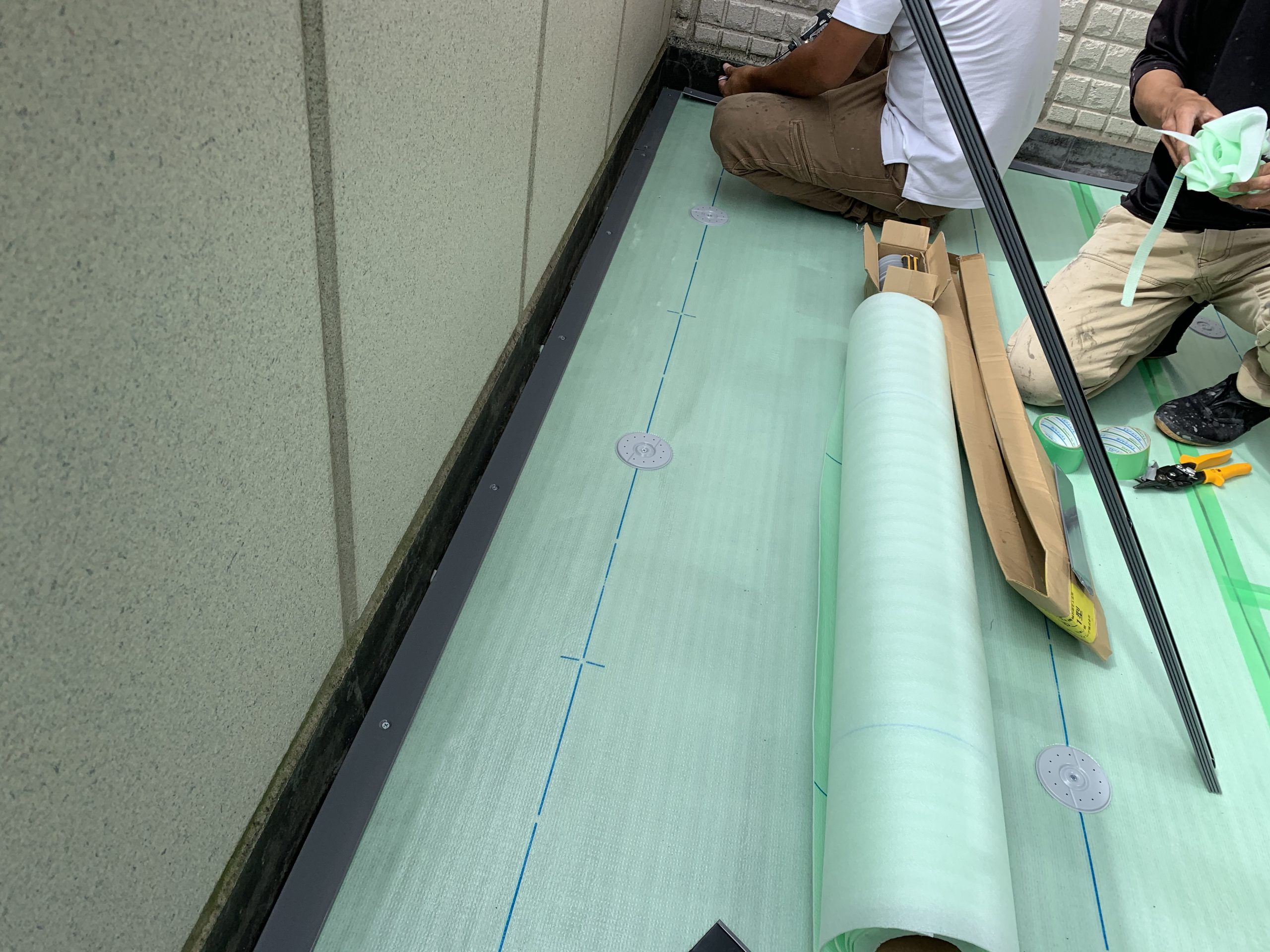 端末塩ビ鋼板取付