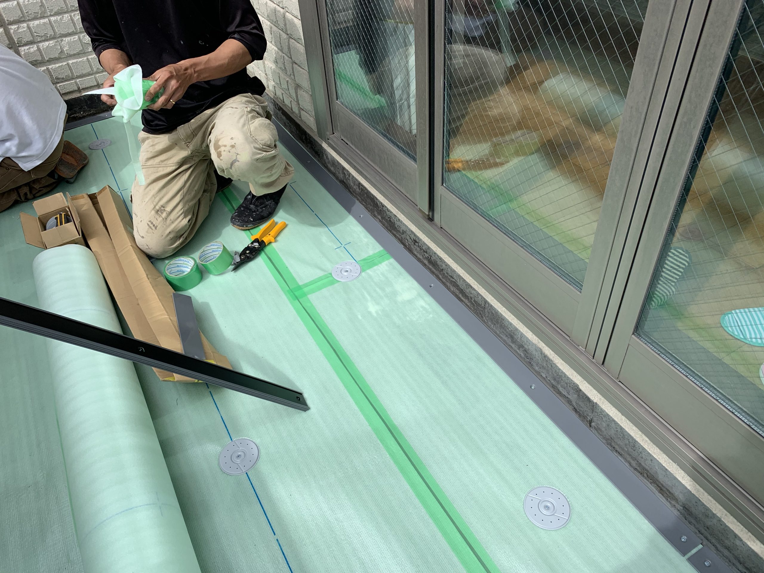 Uマットジョイントカットテープ処理